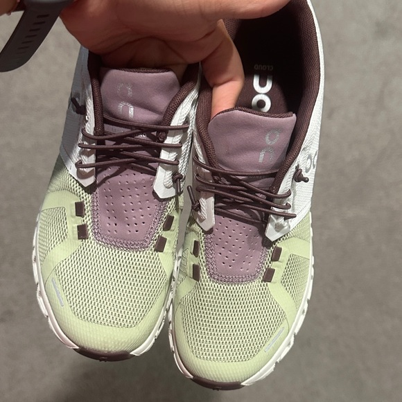 On cloud Running Mint and Lavender Shoes - Picture 4 of 4